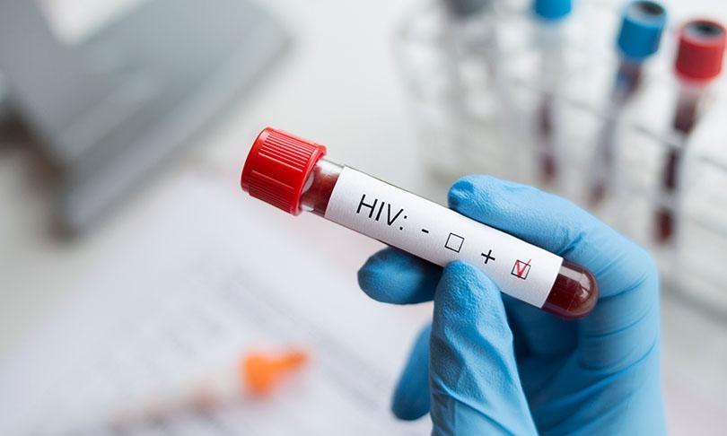 hospital told wrong patients hiv